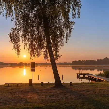 Bewusstsein - Modernes Mit Terrasse, Walk-in-dusche & Wellnesszugang Apartment Krakow am See